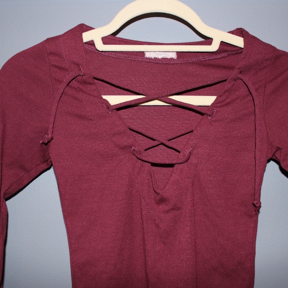 Maroon Lace Front Crop Top - Picture 2 of 3